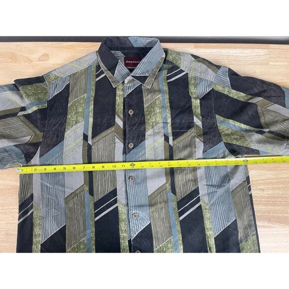 Tommy Bahama Men's Size Large 100% Silk Hawaiian Shirt Button Up Tropical Beach - Picture 8 of 8